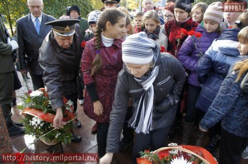 Возложение цветов к памятнику М.Д.Скобелеву