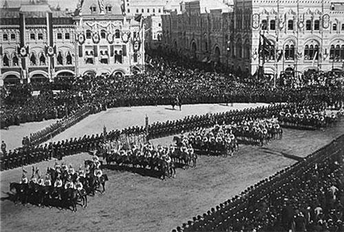 Войска на празднике коронации Николая II в Москве 1896 г.